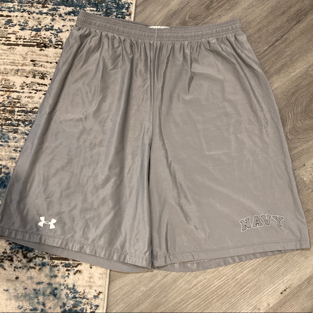 UNDER ARMOUR NAVY DRAWSTRING SHORTS.